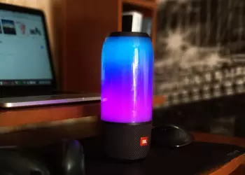 Ламповый звук: обзор беспроводной портативной bluetooth-колонки со светильником JBL Pulse 3