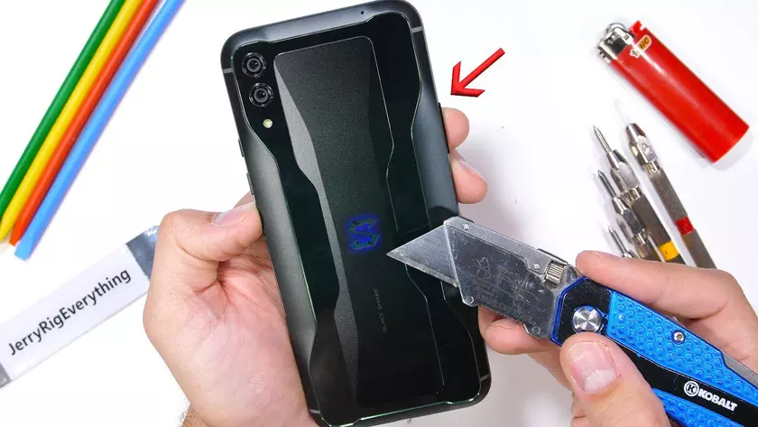 Black Shark 4 — единственный игровой смартфон этого года, который не гнется и не ломается