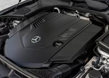 Mercedes не прощается с ДВС: мощные моторы V8 и V12 остаются в строю