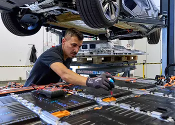 BMW Group создала замкнутую систему переработки высоковольтных аккумуляторов электромобилей