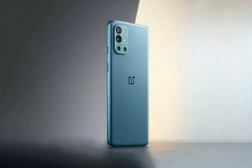Пользователи OnePlus 9R начали получать новое обновление OxygenOS