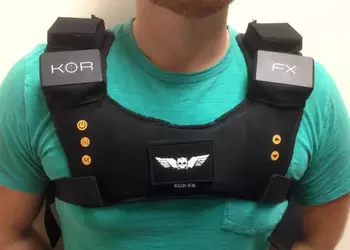 Жилет KOR-FX с обратной связью для игр и фильмов