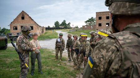 Más de 2.000 soldados de la Brigada Anna Kyivska de las Fuerzas Armadas de Ucrania reciben formación en Francia.