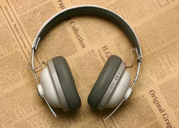 Обзор Panasonic RP-HTX90: эффектные ретро-наушники с шумоподавлением