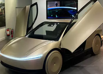 Беспилотное такси Tesla Robotaxi впервые показали в Великобритании