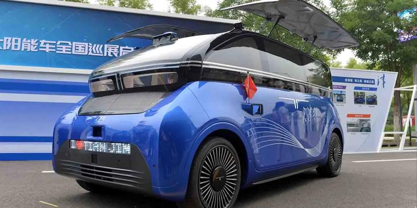 The Chinese have created a steering wheel-free self-driving car powered by the solar energy