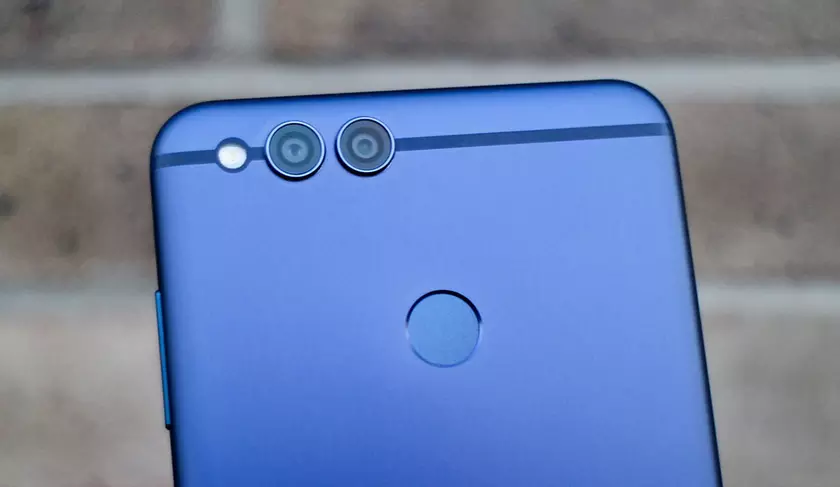 Стала известна дата анонса двухкамерного бюджетного смартфона Honor 7C