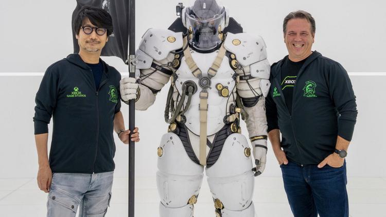 Глава Xbox Фил Спенсер посетил штаб-квартиру студии Kojima Productions. Судя по фотографиям, встреча с Хидэо Кодзимой прошла успешно