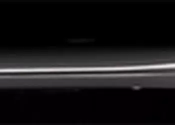 Пара новых снимков эффектного ноутбука Dell Adamo XPS