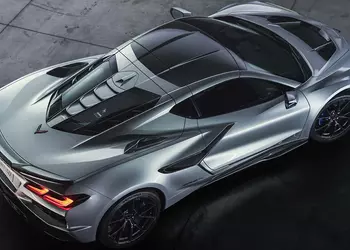 Chevrolet has created the most powerful Corvette ever: 1268 hp and 0 to 96 km/h in 2 seconds.