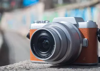 Селфи в стиле ретро. Обзор Panasonic Lumix GF7