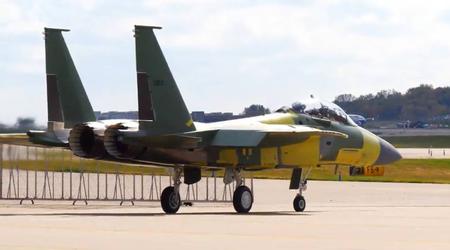 Boeing spera di consegnare il primo caccia F-15EX Eagle aggiornato in configurazione finale all'aeronautica statunitense entro la fine di novembre - le consegne sono state ritardate di un anno