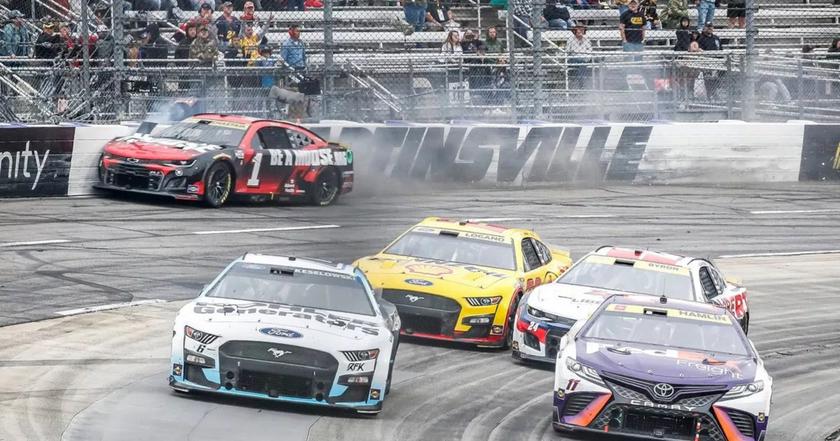 La meilleure chose qui soit arrivée au sport automobile en 2022 - Un pilote de NASCAR s'est qualifié pour la finale du championnat grâce à une astuce tirée d'un jeu vidéo, battant cinq rivaux sur la ligne d'arrivée.
