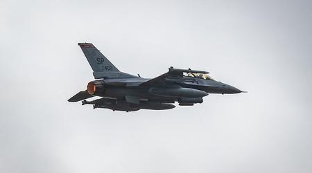 USA har utplassert kampfly på Island for første gang på to år - F-16 Fighting Falcon skal fungere som luftpolitistyrke.