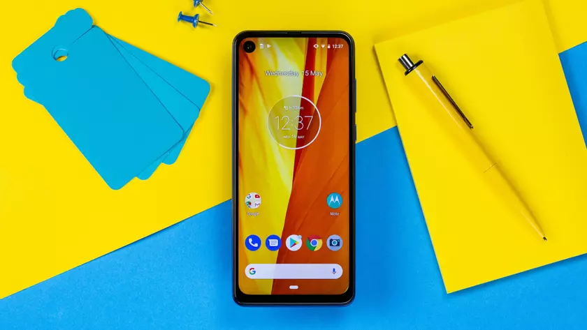 Слух: следующий флагманский смартфон Motorola получит название Edge+