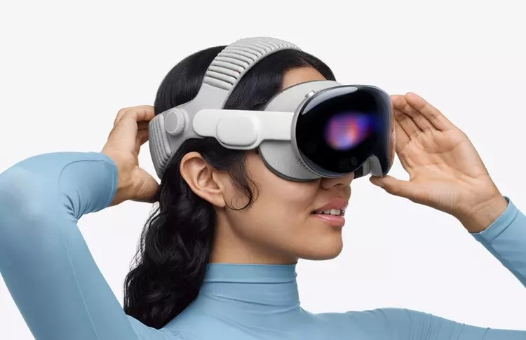 Apple скорочує близько 200 працівників, зокрема ...