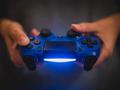 Владельцы PlayStation 5 и PS4 смогут играть вместе благодаря обратной совместимости