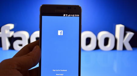 Facebook changes priorities: more posts from friends, less advertising