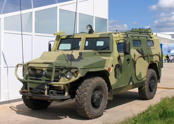 Украинские военные захватили российский бронеавтомобиль «Тигр-М» с пулемётом "Корд" и гранатомётом АГС-17