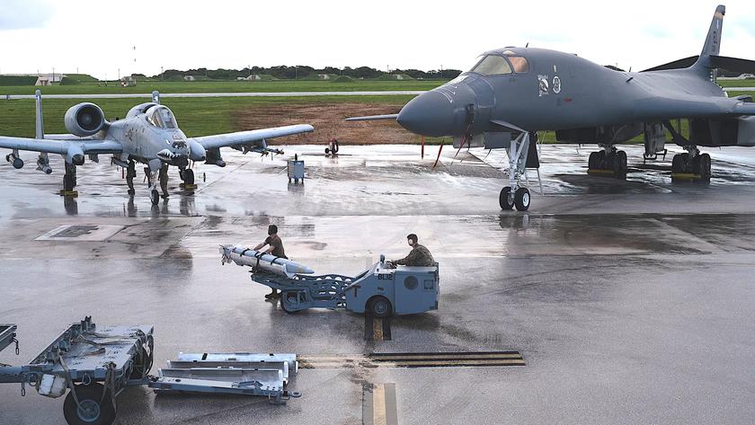 U.S. Air Force will A-10 Thunderbolt II Angriffsflugzeuge zusammen mit B-1B Lancer Überschallbombern einsetzen, um feindliche Luftabwehrsysteme zu zerstören