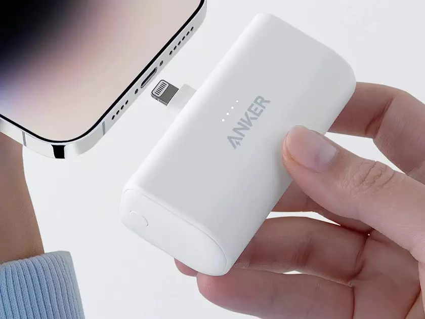 Anker 621 Power Bank: компактный пауэрбанк с выдвижным коннектором Lightning за $32