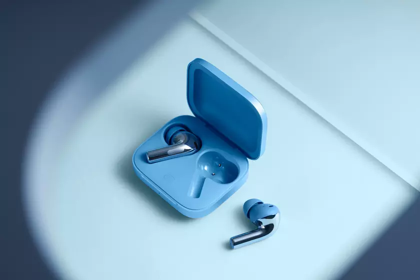 Поддержка быстрой зарядки и автономность до 44 часов: OnePlus тизерит особенности Buds 3