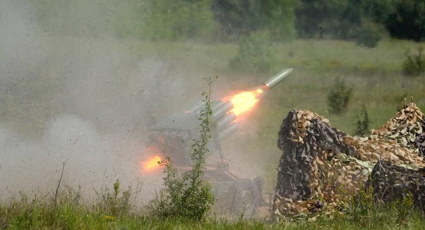 Украинские пограничники показали редкие кадры применения хорватской реактивной системы залпового огня RAK-SA-12