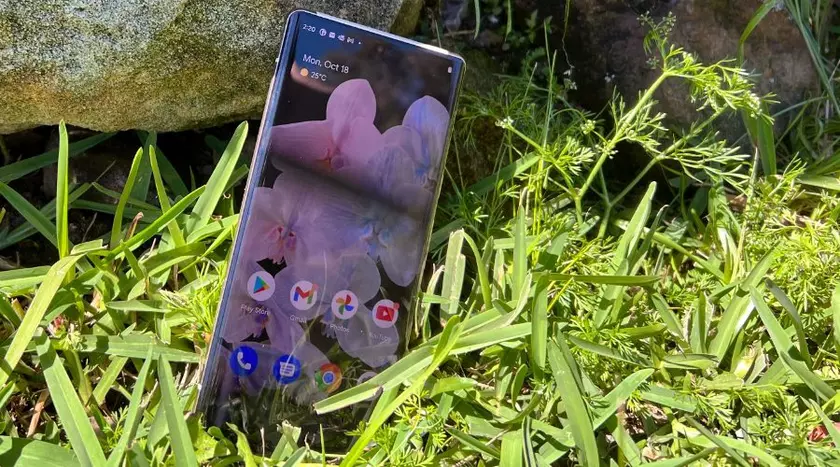 Реальные фотографии Google Pixel 6 и Piexel 6 Pro за несколько часов до анонса