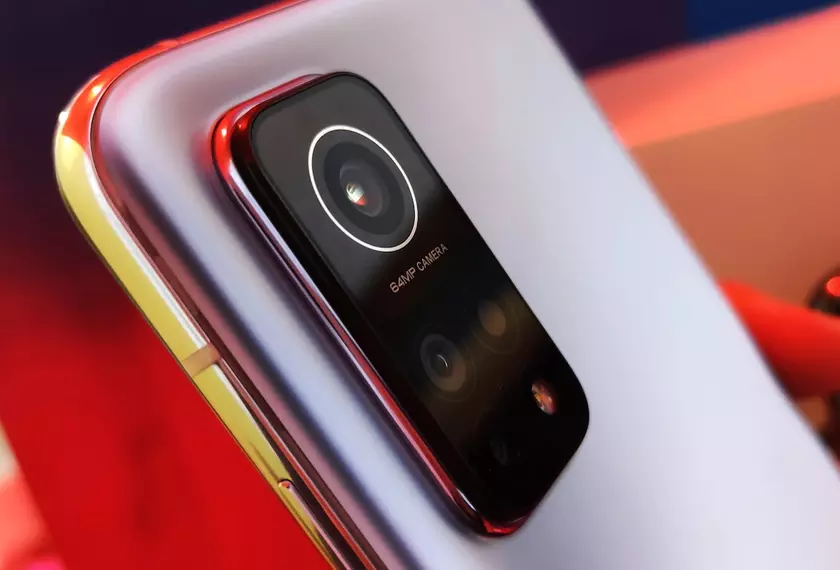 Спецслужбы Литвы заявляют, что Xiaomi может удаленно включать цензуру в своих смартфонах