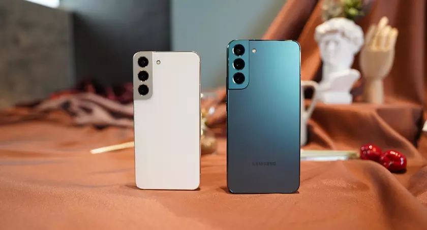 Samsung прокомментировала внезапное изменение характеристик экранов Galaxy S22 и Galaxy S22+