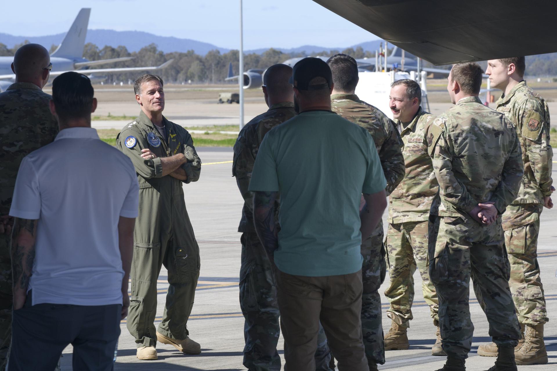 Estados Unidos Envía Bombarderos Furtivos B-2 Spirit A Australia ...