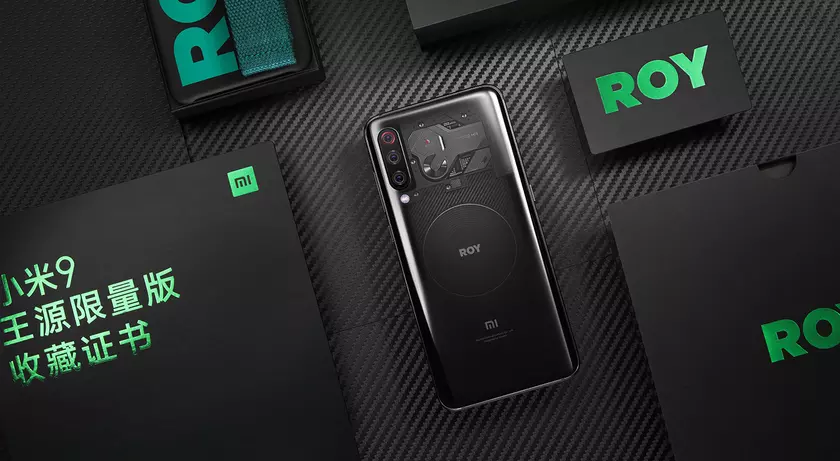 Xiaomi представила специальные версии Mi 9 Transparent Edition и Mi 9 SE с аккумулятором на 10 000 мАч