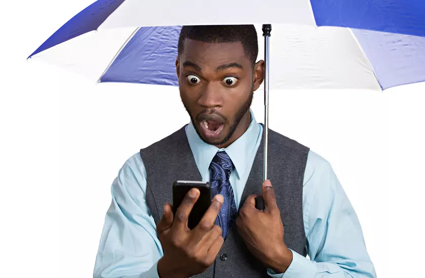 WhatsApp разрешил удалять сообщения в течение часа