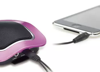 Genius SP-i400: портативная колонка с встроенным плеером за 440 гривен