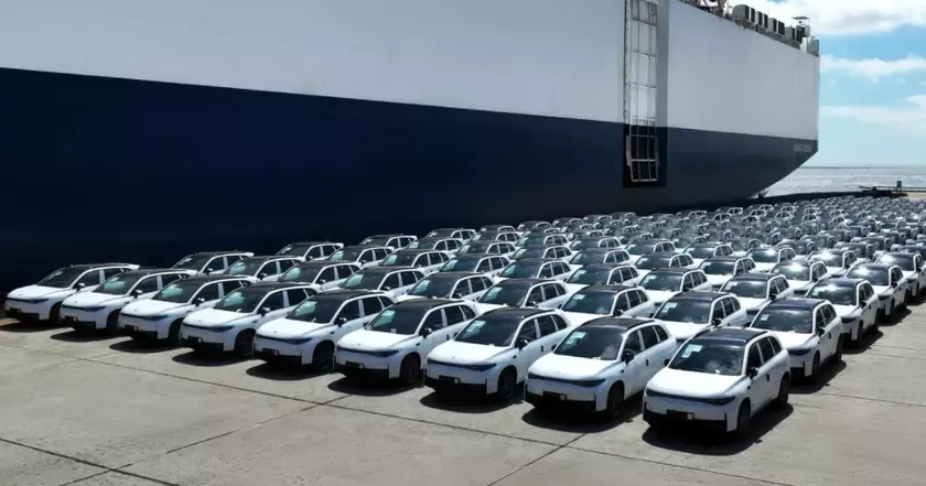 Leapmotor расширяет горизонты: автомобили компании замечены в морском порту