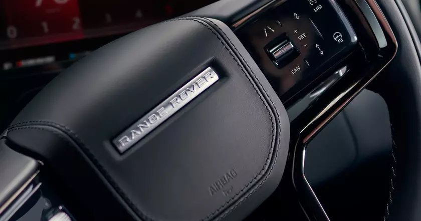 На вершине инноваций: рулевое колесо нового Range Rover Sport
