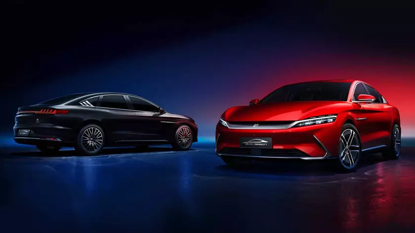 Представлен BYD Han — первый электрокар на платформе HarmonyOS. И специальная версия Huawei P40 в честь него