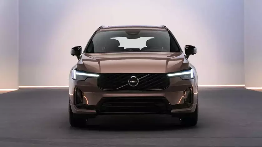 Обновлённый кроссовер Volvo XC60 2026 года