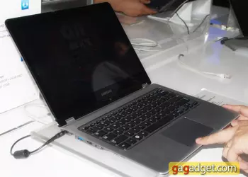 Ультрабук Samsung 5 серии с сенсорным дисплеем, разворачивающимся на 360 градусов