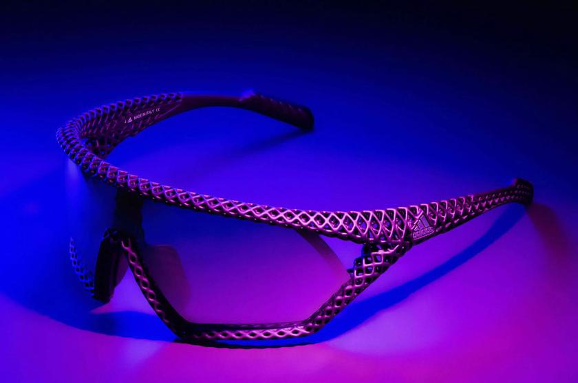 Компания Adidas создала 3D-печатные очки весом всего 20 граммов и стоимостью $415
