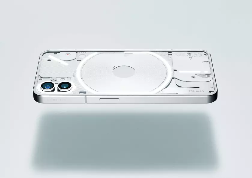 Нет, Nothing не планирует выпускать упрощённую версию смартфона Phone (1)