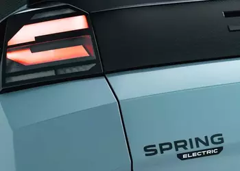 Dacia Spring 2026: Смартфон вместо планшета или как сэкономить на «лишних» пикселях