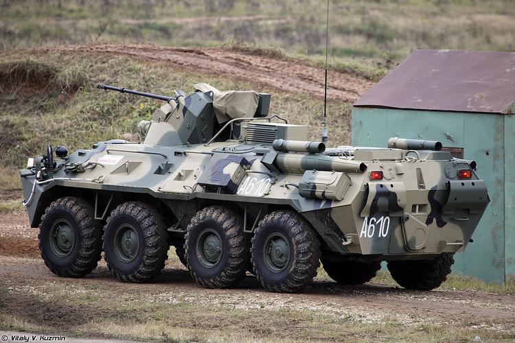 Украинские военные показали захваченный и отремонтированный БТР-82А, который был подорван россиянами