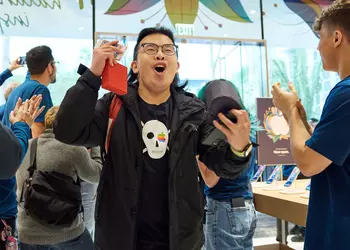 Продажи iPhone в Китае в Q2 2025 впервые растут после двух лет спада: +8%