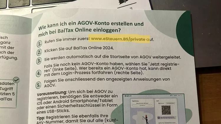 Швейцарська податкова змушена купити домен Багамських ...