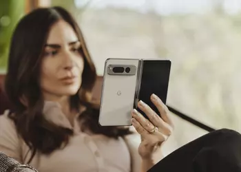 Google Pixel Fold became the first foldable smartphone that can be repaired yourself