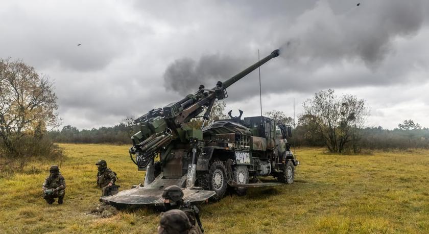 Emmanuel Macron a confirmé que la France transférera un autre lot de canons automoteurs et de véhicules blindés CAESAR vers l'Ukraine
