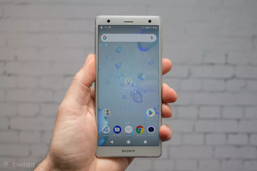 У Xperia XZ2 тоже появляются полосы на экранах, но Sony не считает это дефектом или браком
