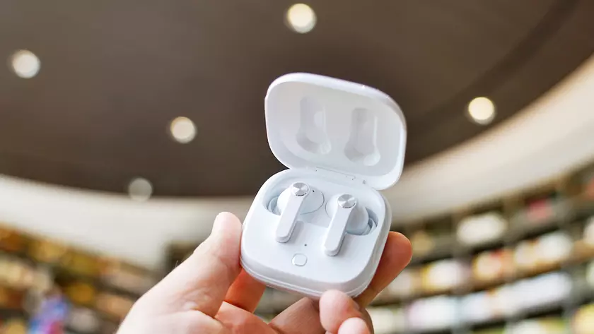 Blackview официально представила гибридные наушники с шумоподавлением AirBuds 5 Pro