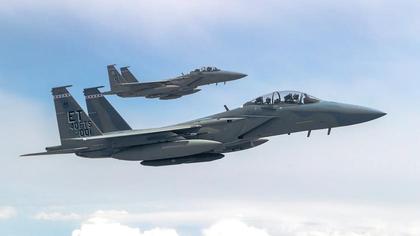 Первые четыре партии модернизированных истребителей F-15EX Eagle II останутся без внешних топливных баков, но смогут нести больше ракет
